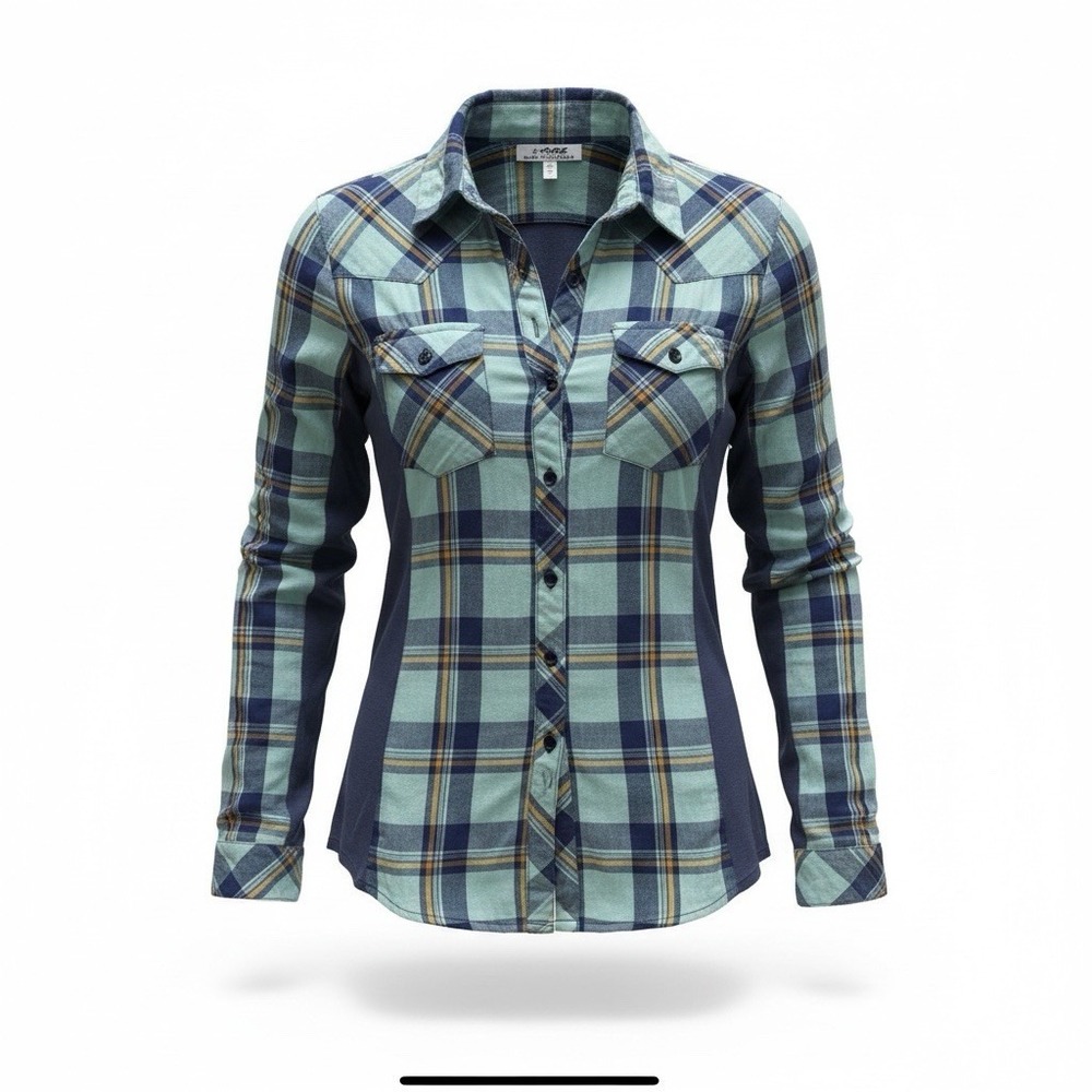 Back In The Saddle Women's Plaid Barn Shirt Medium Blue Western Wear Side Panels